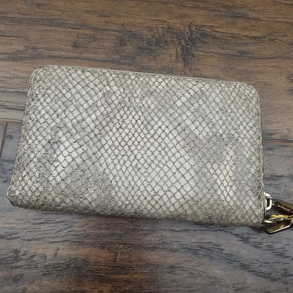 Michael Kors Animal Print‎ Snake Wallet Wristlet Gray Gold Hardware Zip